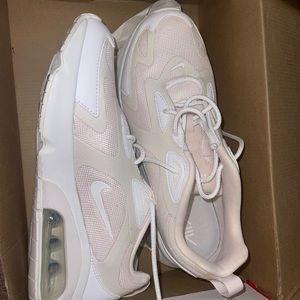 pink nike women’s shoes